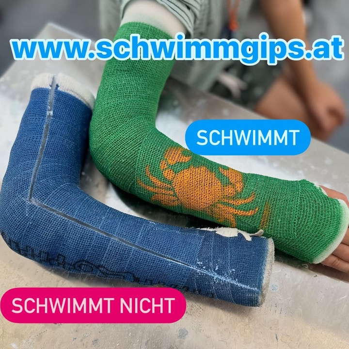 Vergleich: Schwimmgips schwimmt – herkömmlicher Gips schwimmt nicht